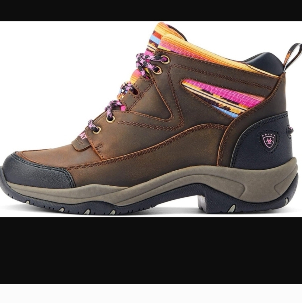 NWT Ariat Terrain Leather Boots with Durable Sole Size 6.5